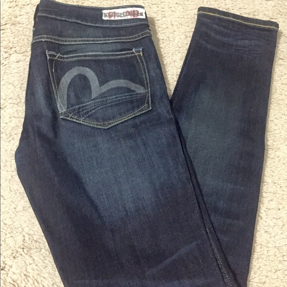 🔻Women’s skinny fit Evisu denim (Puma)